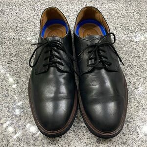 Men’s Clark’s Black Leather Shoes Size 10